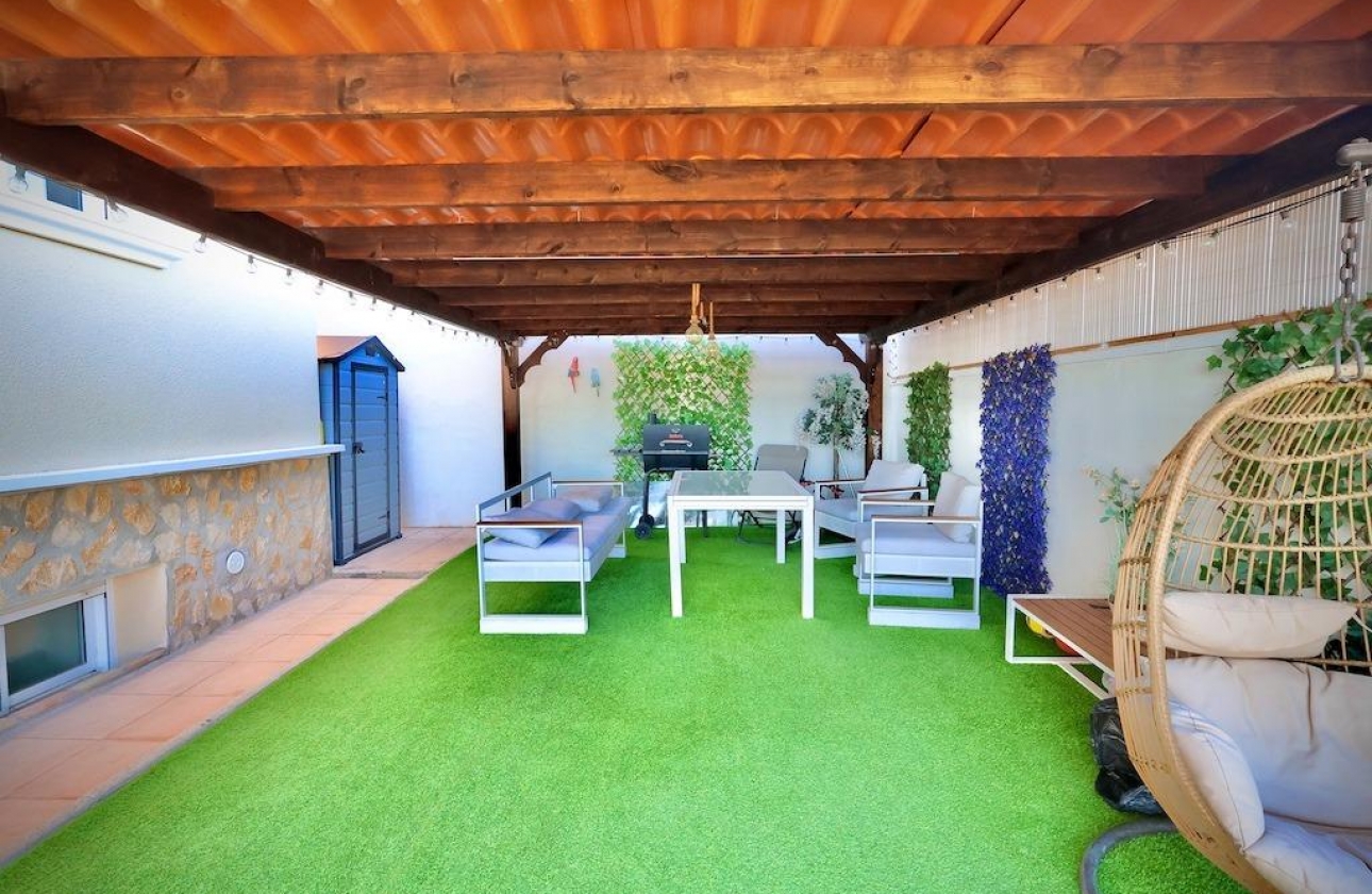 Resale - Villa - San Miguel de Salinas - Residencial los flamencos