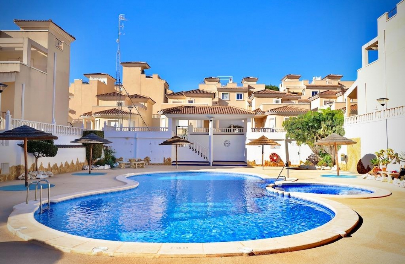 Resale - Villa - San Miguel de Salinas - Residencial los flamencos