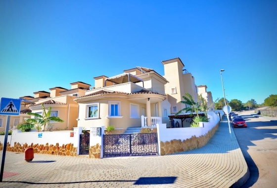 Resale - Villa - San Miguel de Salinas - Residencial los flamencos