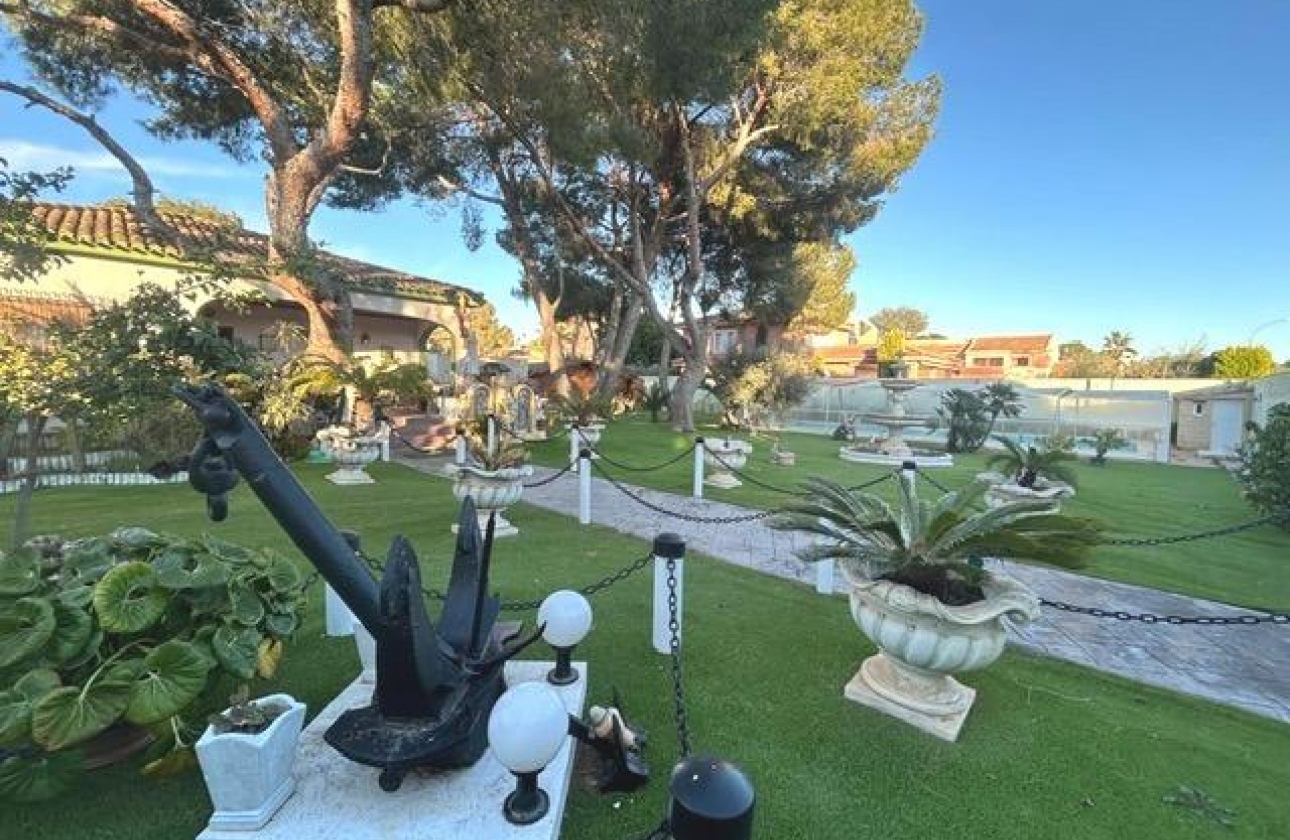 Rynek wtórny - Villa - Orihuela Costa - Altos de Campoamor