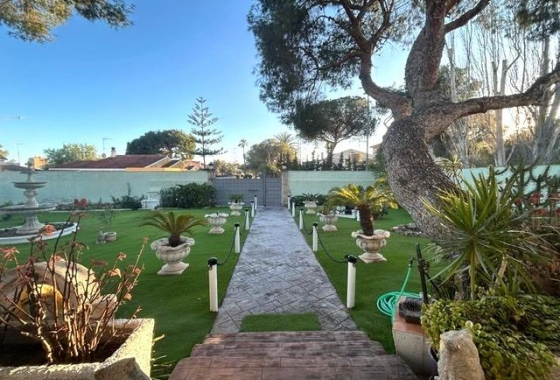 Rynek wtórny - Villa - Orihuela Costa - Altos de Campoamor