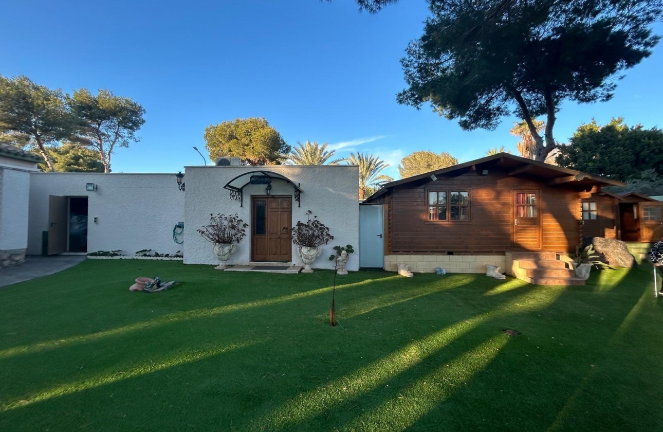 Rynek wtórny - Villa - Orihuela Costa - Altos de Campoamor