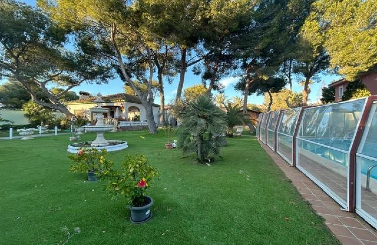 Rynek wtórny - Villa - Orihuela Costa - Altos de Campoamor