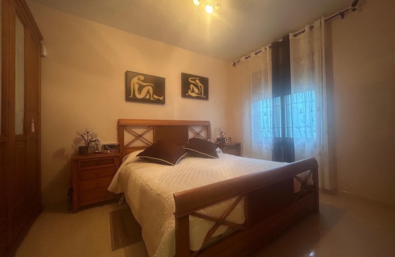 Rynek wtórny - Villa - Orihuela Costa - Altos de Campoamor