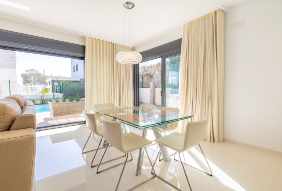 Rynek wtórny - Villa - Orihuela Costa - Campoamor