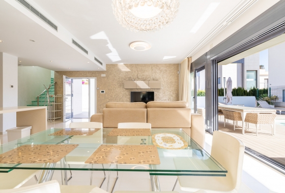 Rynek wtórny - Villa - Orihuela Costa - Campoamor