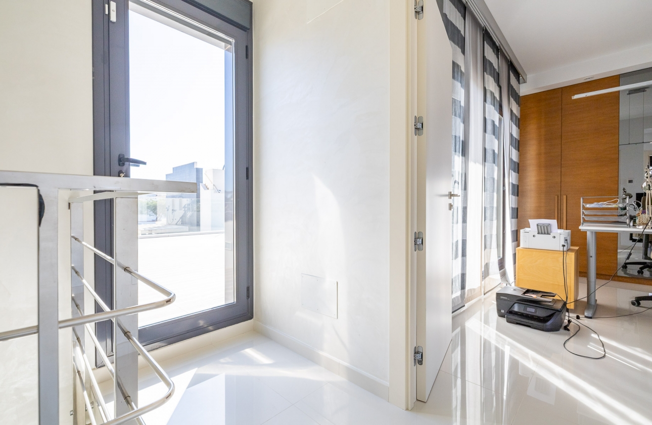 Rynek wtórny - Villa - Orihuela Costa - Campoamor