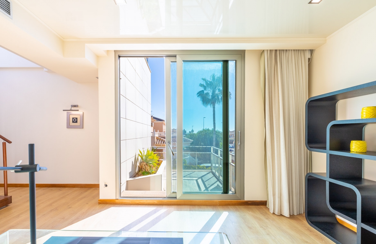 Rynek wtórny - Villa - Orihuela Costa - La Zenia