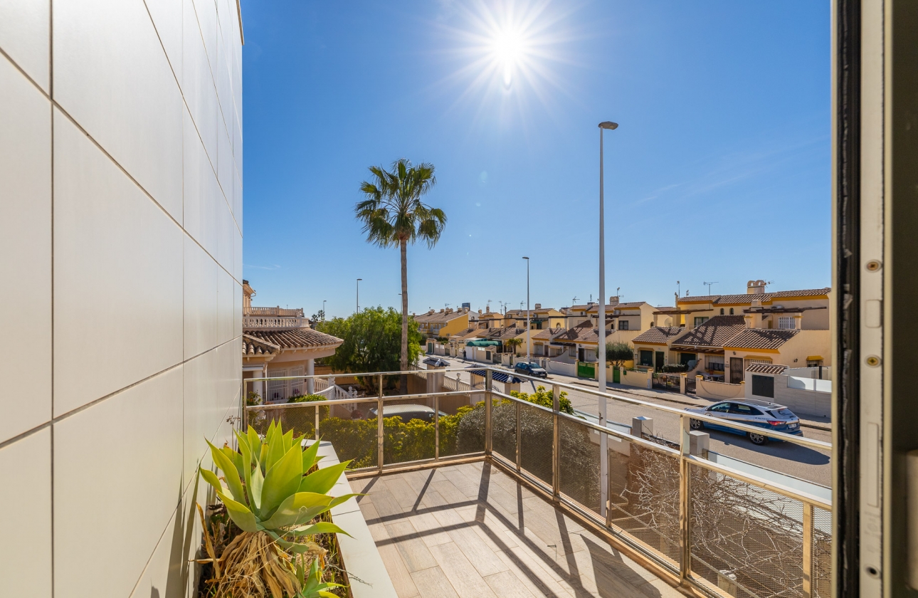 Rynek wtórny - Villa - Orihuela Costa - La Zenia