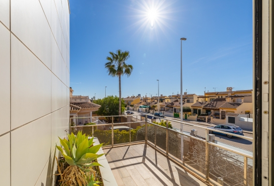 Rynek wtórny - Villa - Orihuela Costa - La Zenia