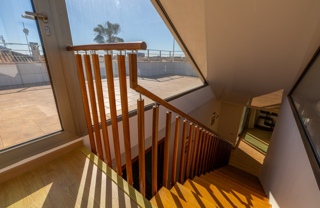 Rynek wtórny - Villa - Orihuela Costa - La Zenia