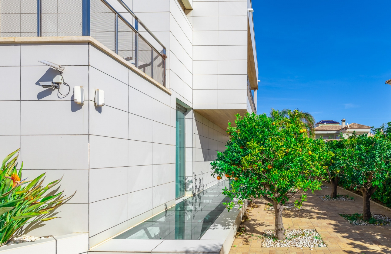 Rynek wtórny - Villa - Orihuela Costa - La Zenia