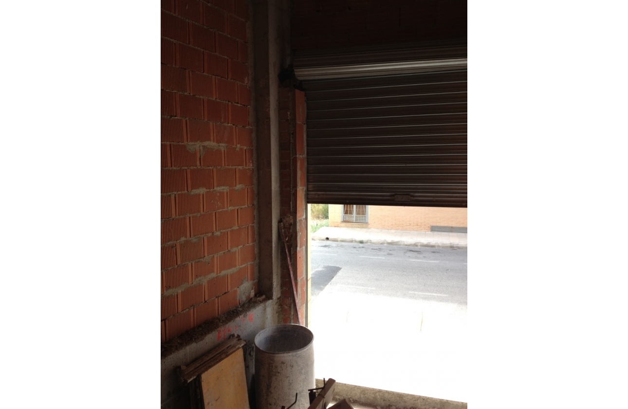 Reventa - Commercial Unit - Los Montesinos