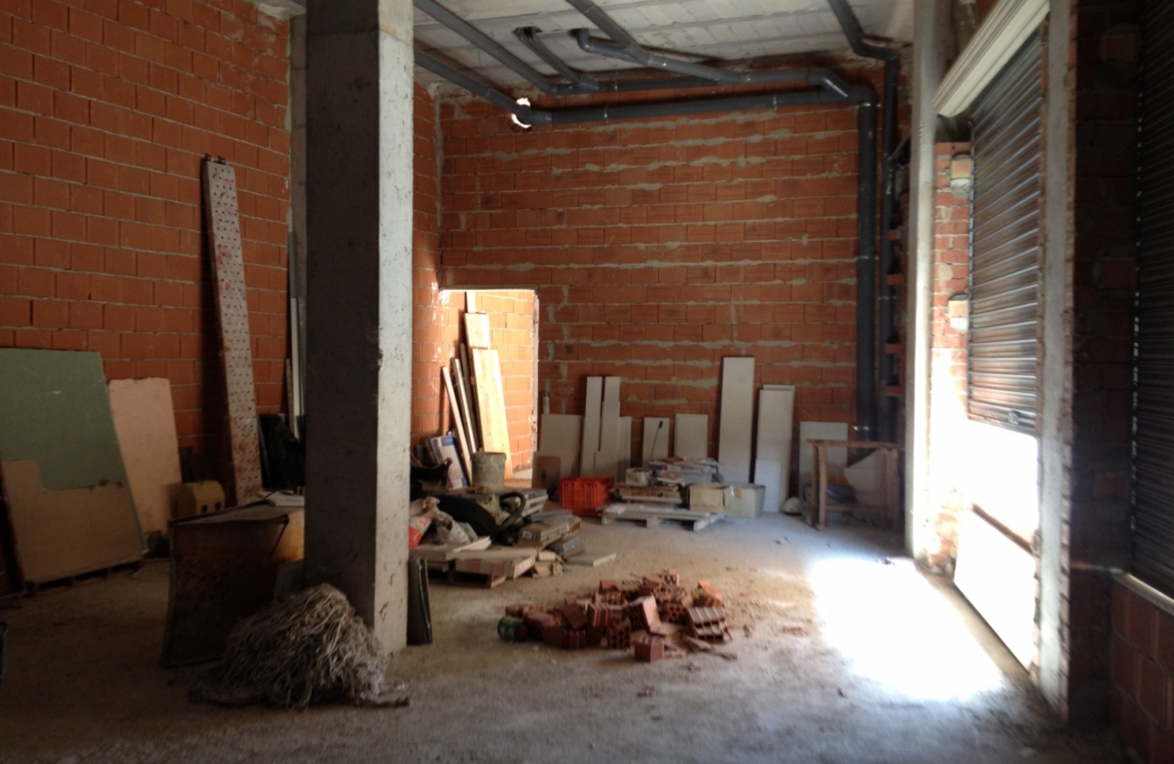 Reventa - Commercial Unit - Los Montesinos