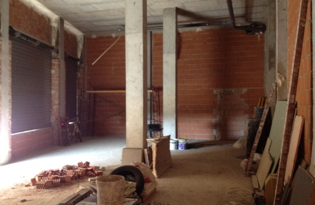 Reventa - Commercial Unit - Los Montesinos