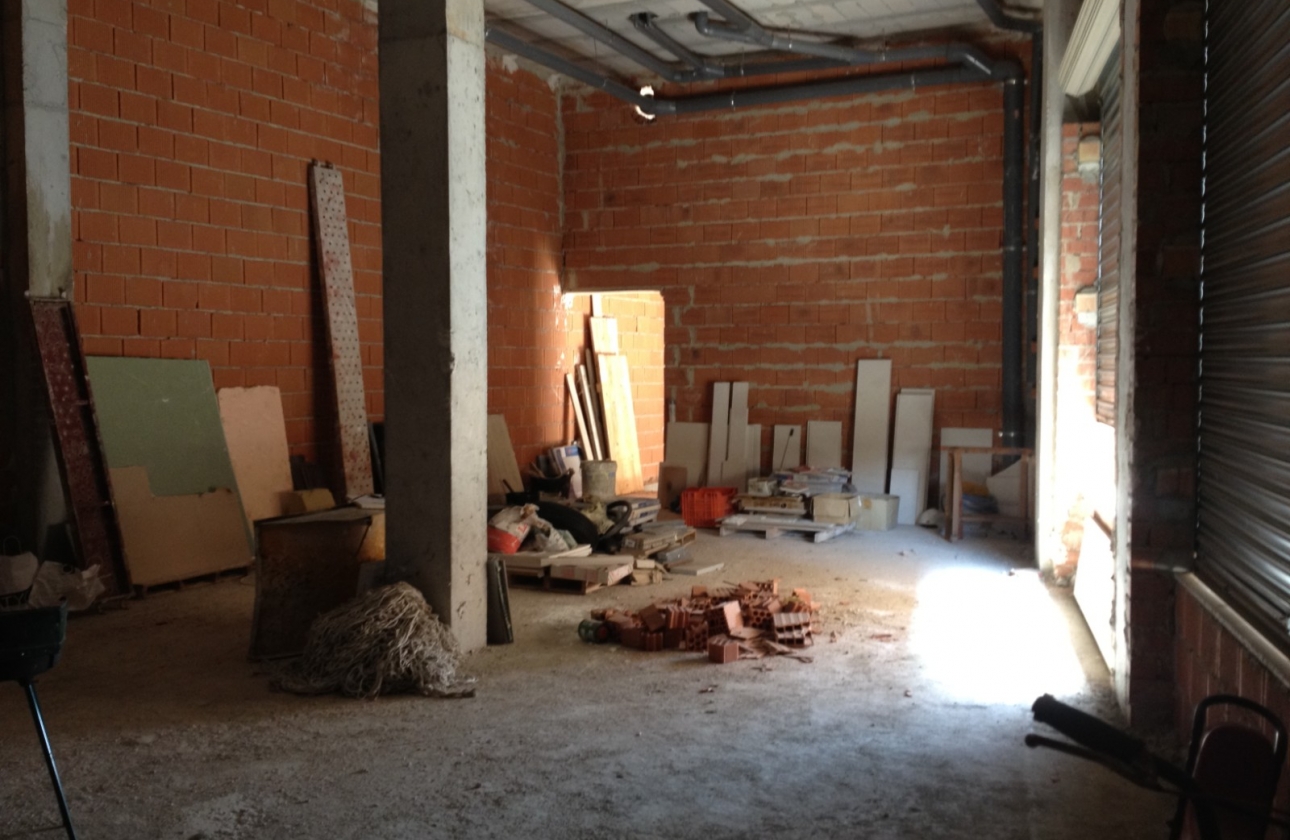 Reventa - Commercial Unit - Los Montesinos