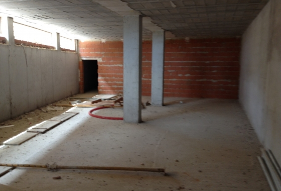 Reventa - Commercial Unit - Los Montesinos