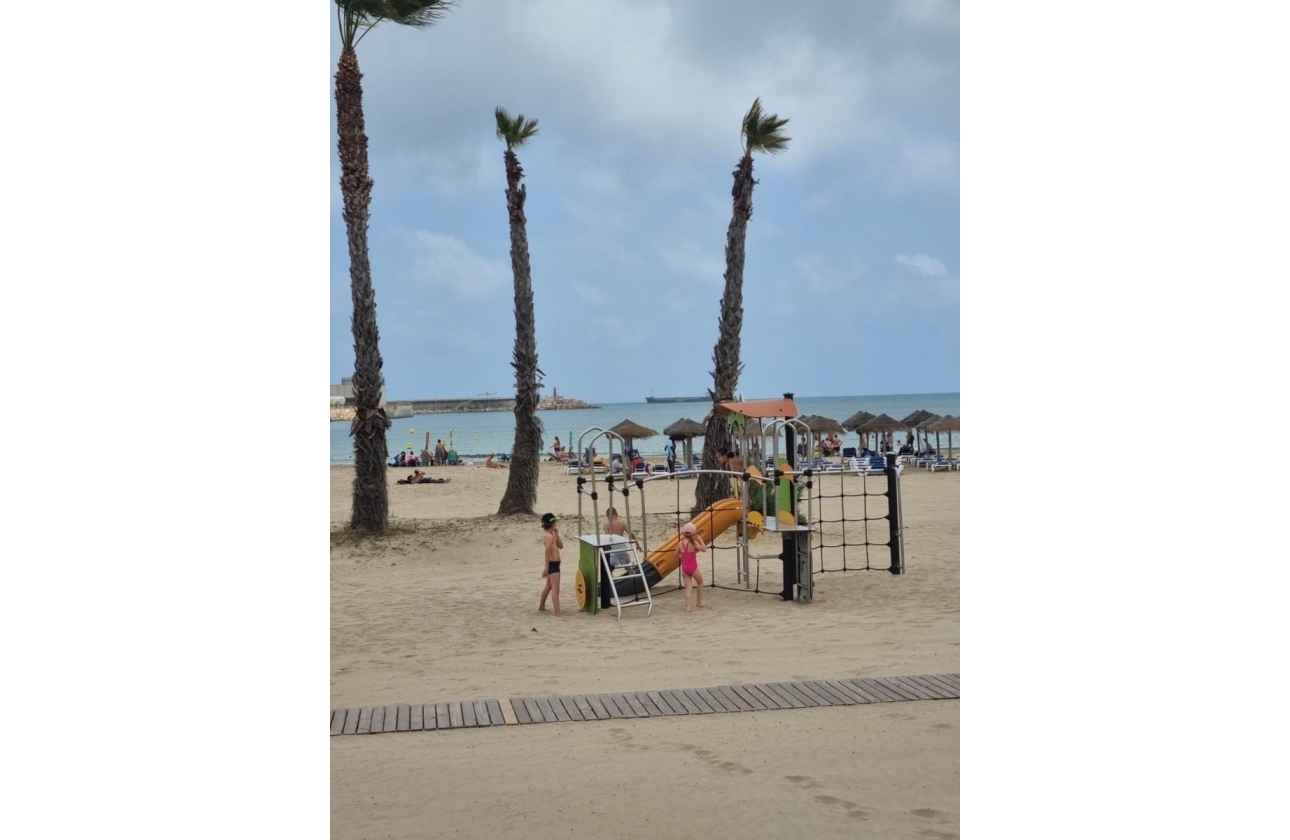 Rynek wtórny - Apartament - Torrevieja - Playa De Los Naufragos