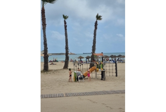 Rynek wtórny - Apartament - Torrevieja - Playa De Los Naufragos