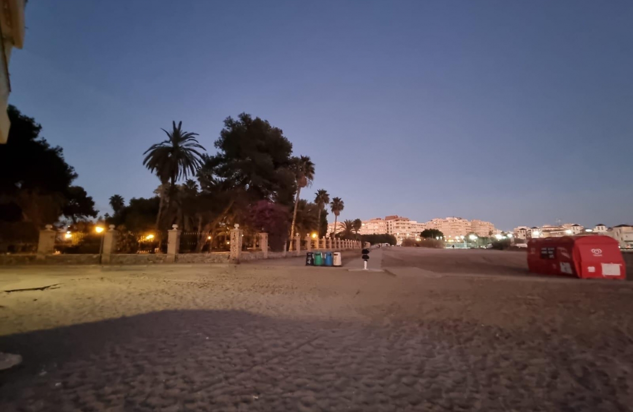 Rynek wtórny - Apartament - Torrevieja - Playa De Los Naufragos