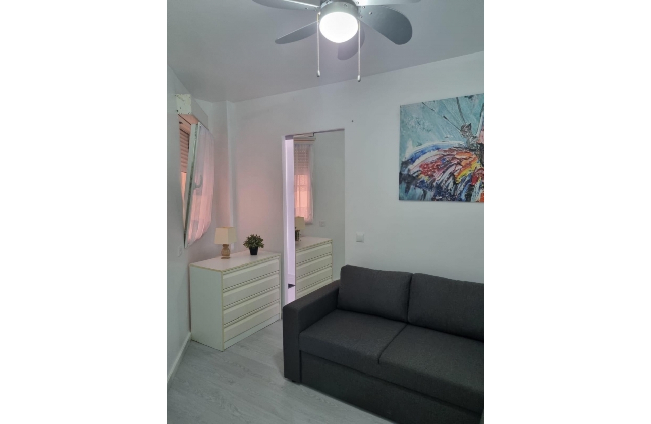 Rynek wtórny - Apartament - Torrevieja - Playa De Los Naufragos