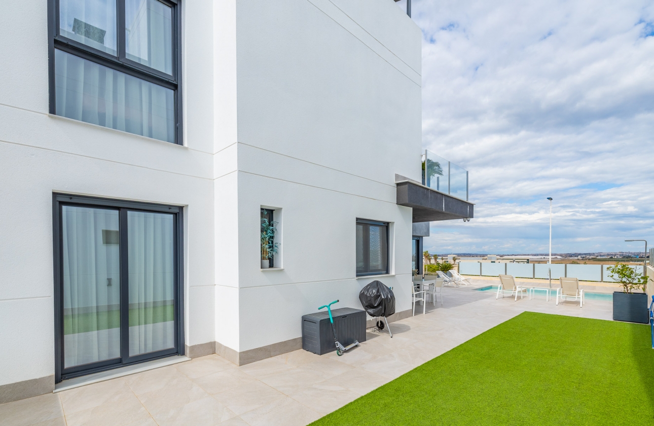 Rynek wtórny - Villa - Torrevieja - Los Altos