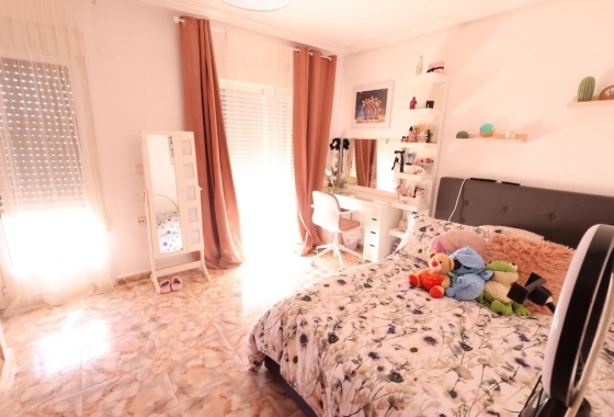 Rynek wtórny - Nieruchomość komercyjna - Orihuela Costa - La Zenia