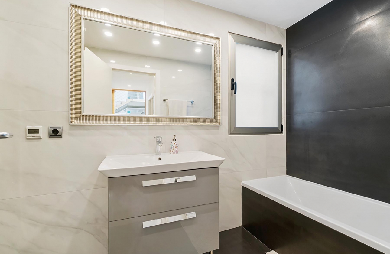 Rynek wtórny - Villa - Alicante - Campoamor