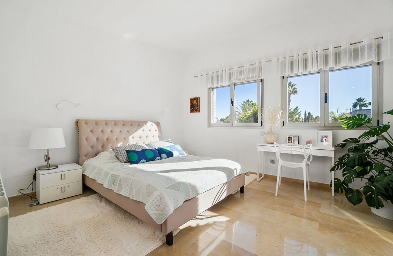 Rynek wtórny - Villa - Alicante - Campoamor