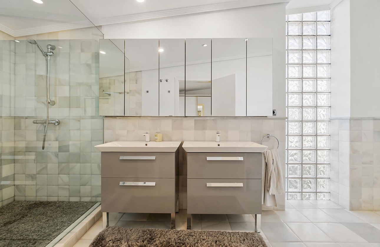 Rynek wtórny - Villa - Alicante - Campoamor