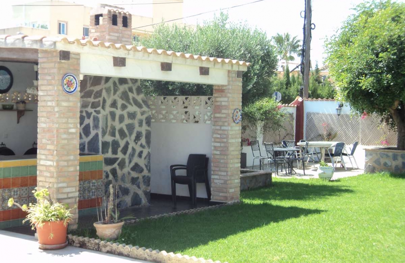 Rynek wtórny - Villa - Orihuela Costa - Lomas de Cabo Roig