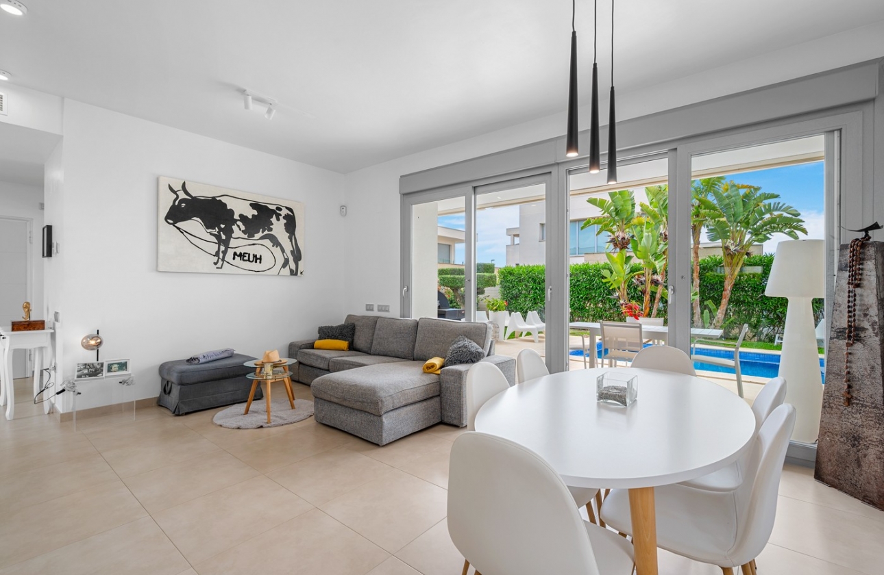 Rynek wtórny - Villa - Orihuela Costa - Vistabella Golf