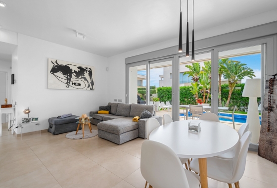 Rynek wtórny - Villa - Orihuela Costa - Vistabella Golf