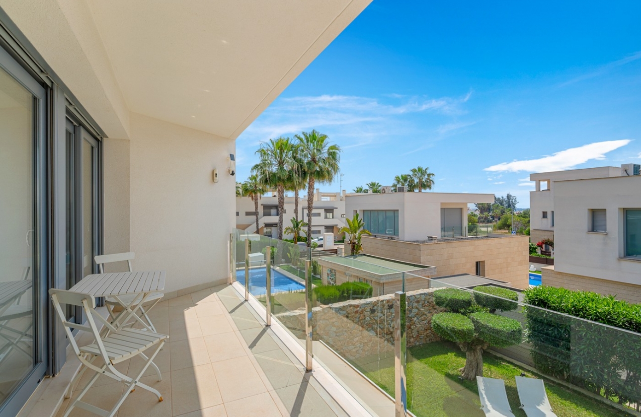 Rynek wtórny - Villa - Orihuela Costa - Vistabella Golf