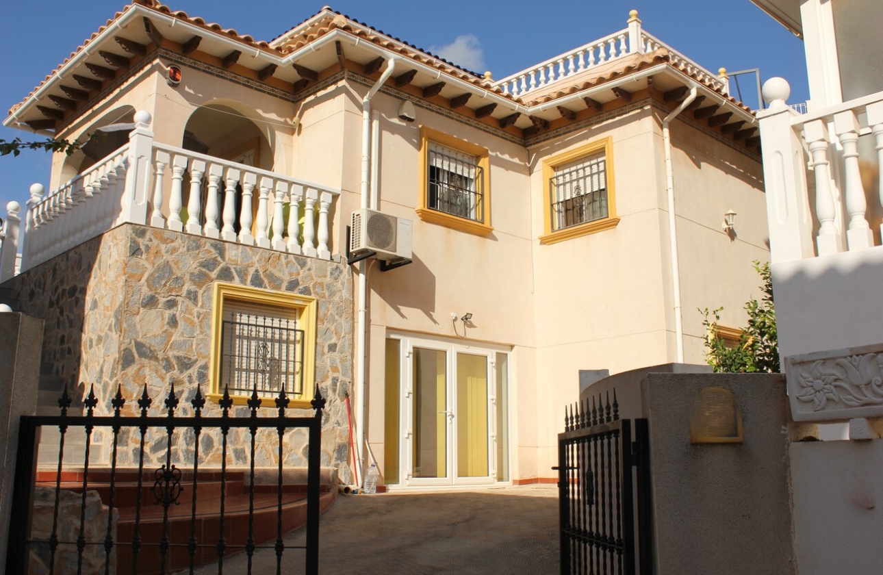 Resale - Villa - Orihuela Costa