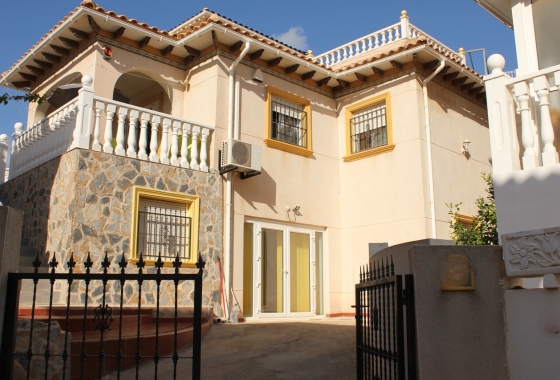 Resale - Villa - Orihuela Costa