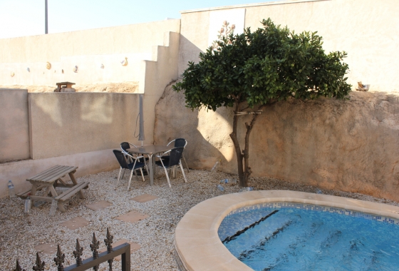 Resale - Villa - Orihuela Costa