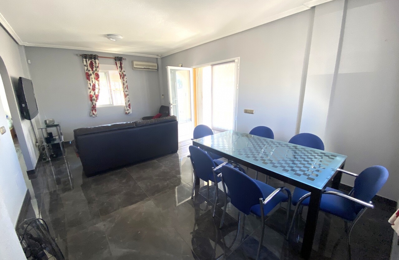 Resale - Villa - Orihuela Costa