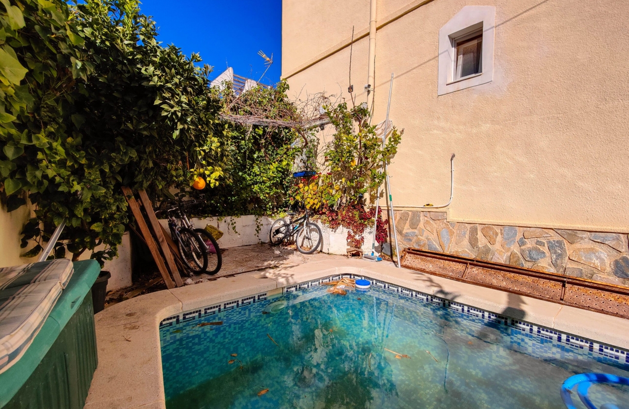 Rynek wtórny - Szeregowiec - San Miguel de Salinas