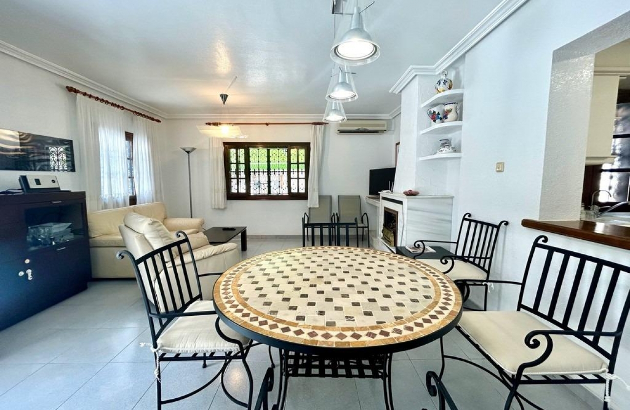 Rynek wtórny - Villa - Orihuela Costa - La Zenia