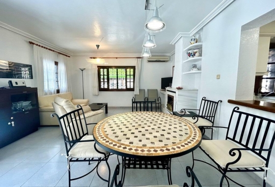 Rynek wtórny - Villa - Orihuela Costa - La Zenia