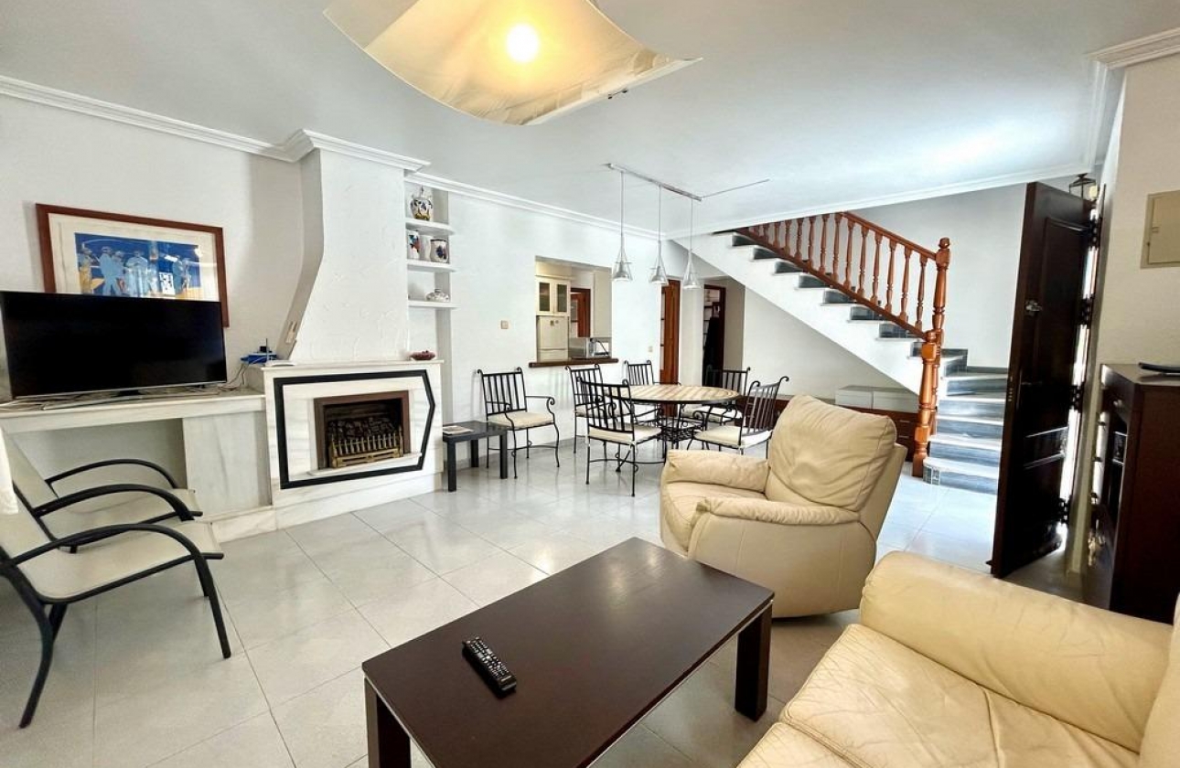 Rynek wtórny - Villa - Orihuela Costa - La Zenia