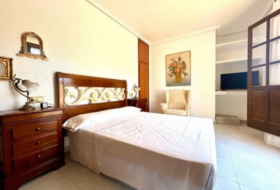 Rynek wtórny - Villa - Orihuela Costa - La Zenia