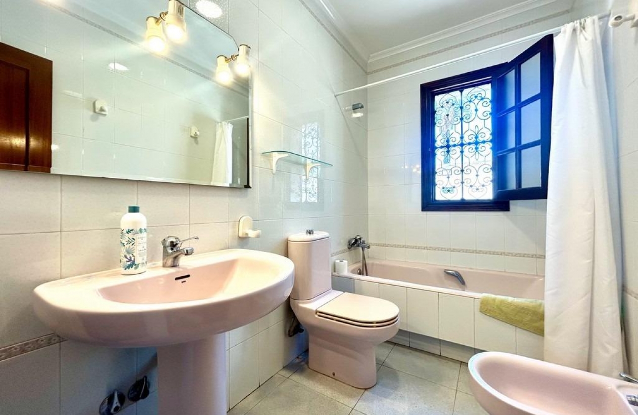 Rynek wtórny - Villa - Orihuela Costa - La Zenia