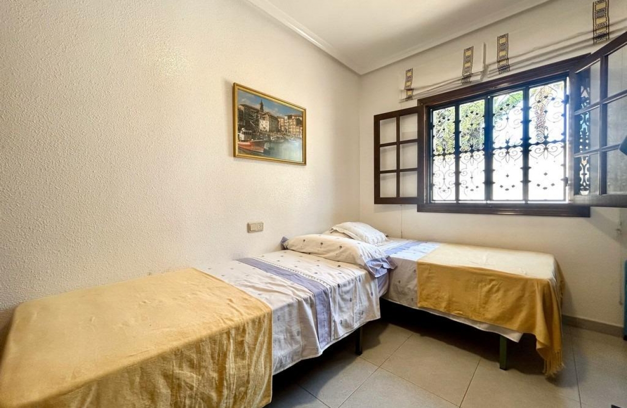 Rynek wtórny - Villa - Orihuela Costa - La Zenia