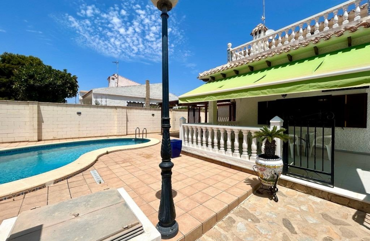 Rynek wtórny - Villa - Orihuela Costa - La Zenia