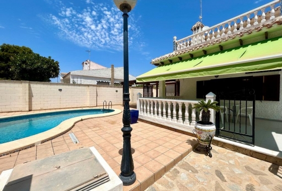 Rynek wtórny - Villa - Orihuela Costa - La Zenia