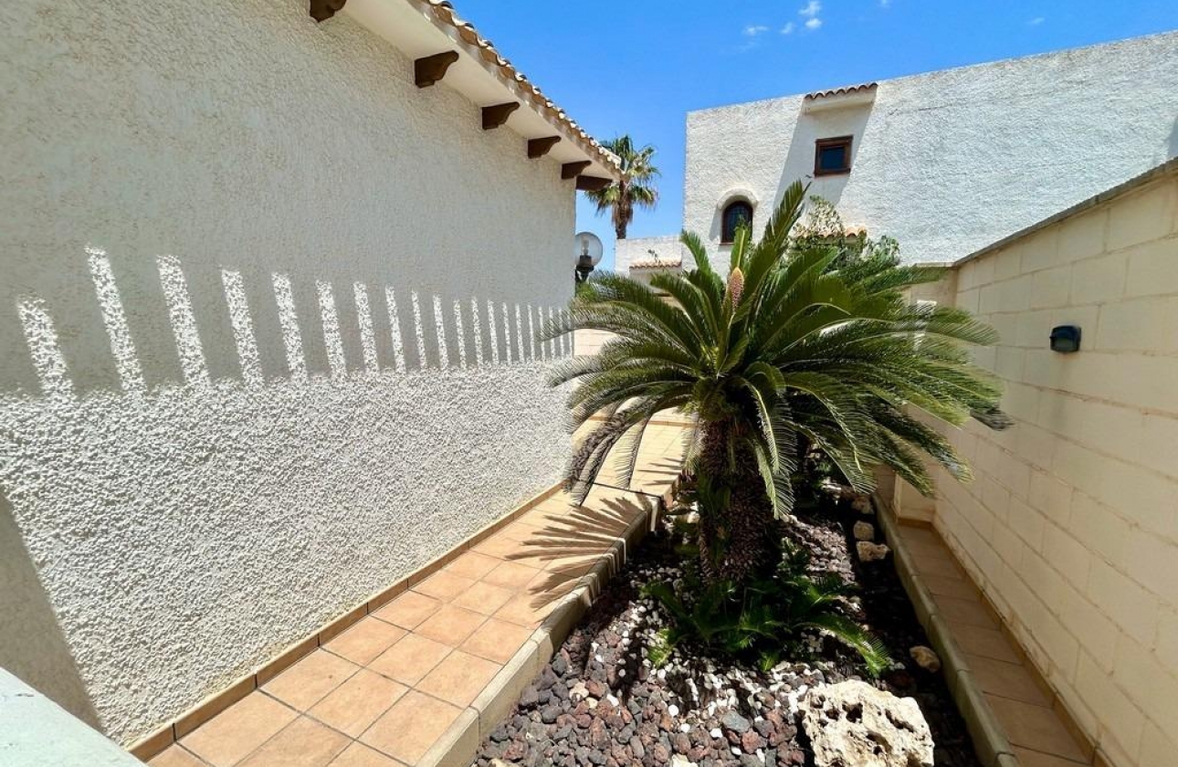 Rynek wtórny - Villa - Orihuela Costa - La Zenia