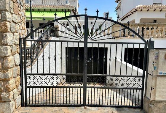 Rynek wtórny - Villa - Orihuela Costa - La Zenia