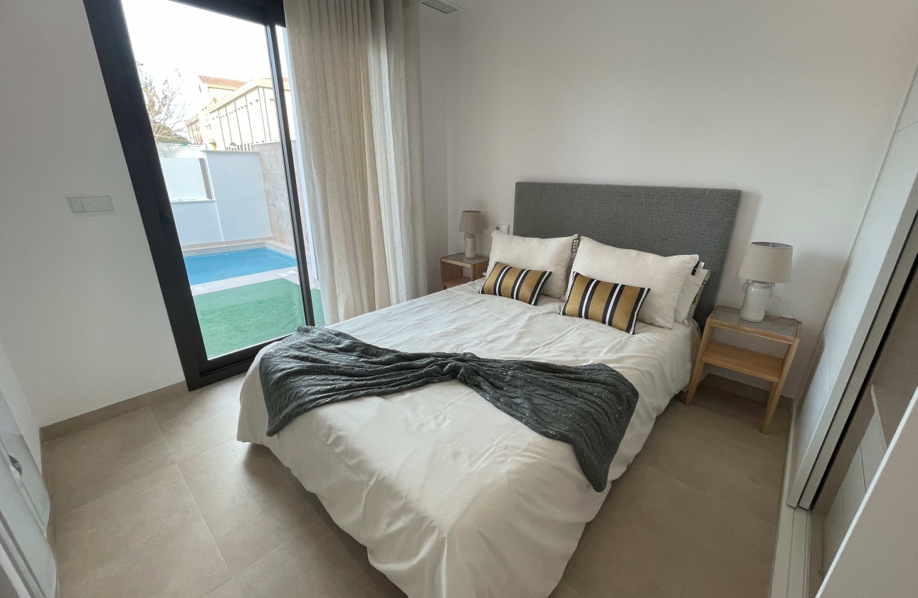 Rynek pierwotny - Szeregowiec - Pilar de la Horadada - San Pedro del Pinatar